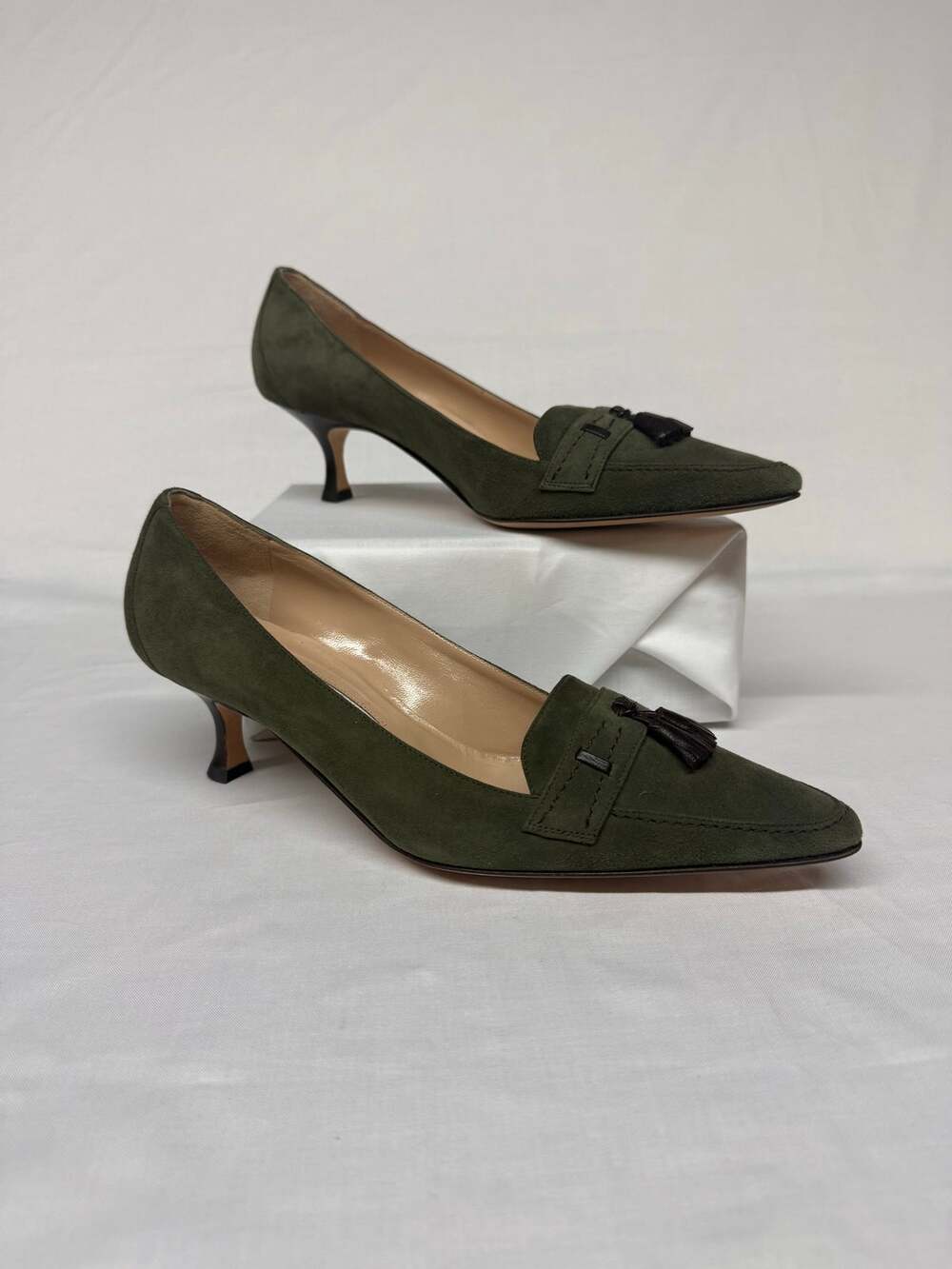Manolo Blahnik Olive Suede Tassel Loafer Pumps 38.5